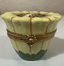 Artoria Limoges France (Peint main )Sunflower Porcelain Trinket Box No. 85 picture