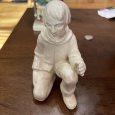 Goebel Hummel Nativity Kneeling Shepherd Boy All White 214/B.     V-7 picture