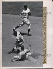 1952 Press Photo Browns Jim Delsing safe at 2nd vs Indians Bob Avila - nes37350 picture