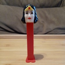 Vintage 1979 - Wonder Woman - Pez Candy Dispenser - DC Comics - EXCELLENT picture