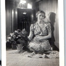 c1930s Woman Seated Floor Philco Radio Snapshot Photo Floral Dress Lamp Vtg picture