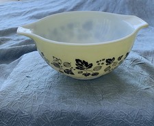 Vintage Pyrex Yellow With Black Floral On White Glass Serving Mixing Bowl 442 picture