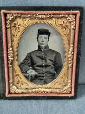 ANTIQUE CIVIL WAR TINTYPE TIMTED UNION SOLDIER PORTRAIT LEATHER CASE 1/9TH PLATE picture