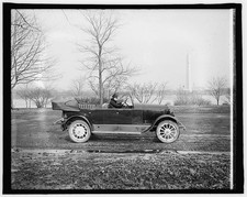 Photo:Lanza Motor Co Metz 1920 Automobile Roadster Driver picture