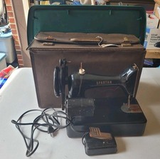 1959 Singer Spartan Sewing Machine & Carrying Case  ~WORKS SEE VIDEO picture