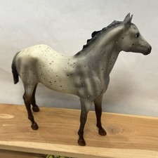 Breyer Traditional Model Horse Dappled Grey / Roan Fleabitten 9