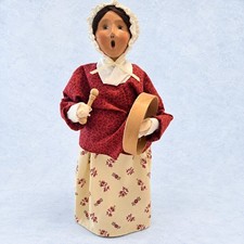 Byers Choice 2004 Colonial Williamsburg Woman w Drum Caroler Exclusive 13” picture