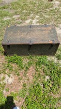 Vintage 1942 Bettinger Trunk Co Military foot locker Complete, Original, Sturdy picture