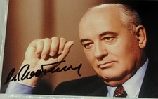 AUTOGRAPH MIKHAIL GORBACHEV PHOTO HAND SIGNED MIKHAIL GORBACHEV RUSSIA PRESIDENT picture
