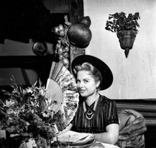 American actress Martha Hyer during her visit to Spain 1959 OLD PHOTO 1 picture