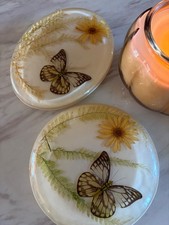 VTG MCM SET OF 2 LUCITE FLORAL/BUTTERFLY FOOTED TRIVITS picture