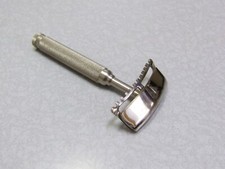 VINTAGE LADY’S BOUDOIR SAFETY-ETTE RAZOR CURVED HEAD picture