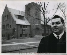 1963 Press Photo Rev. Franklin Block at the First Community EUB Church picture