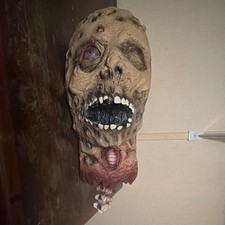 Life Size Zombie Severed Head Prop Halloween Haunted 🏠 Walking Dead Gory 13.5