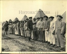 1933 Press Photo Captain inspects Roosevelt's Reforestation Army recruits, IL picture