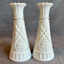 Vintage Anchor Hocking Stars and Bars Bud Vase Pair Milk Glass 6