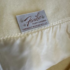 New  Faribo Fluff-Loomed 100% Wool Satin Edged Cream Blanket 72 x 92” Vintage picture