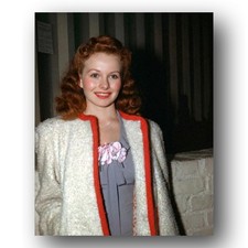 Jeanne Crain Photo 8x10 1946 Candid Portrait Smiling  Image picture