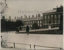 1940 Press Photo Kensington Palace in London - lrx80097 picture
