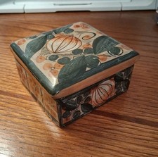 Vintage 1976 Signed Santiago Mexican Folk Art Pottery Trinket Box Clay Ladino picture