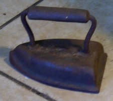 Antique 6 lb Clothes Iron nice patina picture