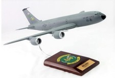 USAF Boeing KC-135R Stratotanker 77 ARS Desk Top Display Model 1/100 SC Airplane picture