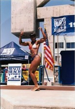 MUSCLE WOMAN Bikini Girl COLOR FOUND PHOTO Venice Beach California 04 42 T picture