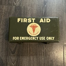 Vintage WWII Jeep U.S. Army Medical Department First Aid Box for Emergency Use picture