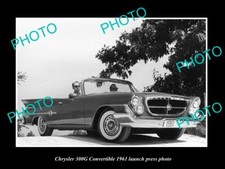 OLD POSTCARD SIZE PHOTO OF CHRYSLER 300G CONVERTIBLE 1961 LAUNCH PRESS PHOTO 2 picture