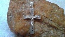 VINTAGE SOLID STERLING SILVER BOLD CATHOLIC CRUCIFIX “FOOTED CROSS” PENDANT picture