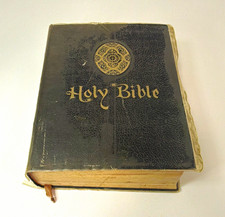 Vintage Holy Bible Authorized King James Version Self-Pronouncing Illustrated picture