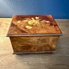 Vintage Italian Sorrento Inlaid Wood Musical Cigarette Box Isle of Capri Working picture