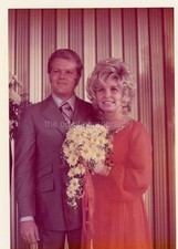 VINTAGE FOUND PHOTO Color PRETTY BLONDE WOMAN Snapshot MAN 69 LA 82 N picture