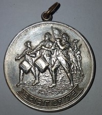 Vintage 1976 US Bicentennial Spirit of '76 Medallion Pendant Medal Coin Charm picture