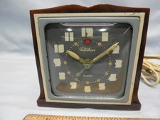 Exceptional Green Art Deco Catalin 1940s Telechron “IMP” 7H101 Electric Clock picture