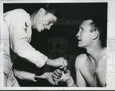 1945 Press Photo Marvin Kennedy vs Lew Jenkins in the Pacific - net15273 picture