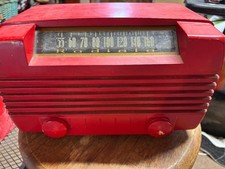 Vintage RCA Radiola 61-10 Radio; Bakelite; 1946 picture