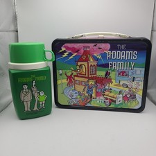 Vintage ADDAMS FAMILY Lunchbox & Thermos  (1974)  NICE picture
