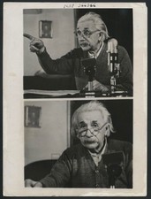 1949 Albert Einstein,