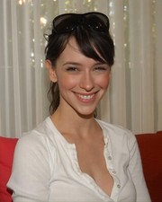 Jennifer Love Hewitt in an 11