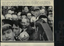1968 Press Photo North Vietnamese Peace Talks Delegate Xuan Thuy Arrives Paris picture