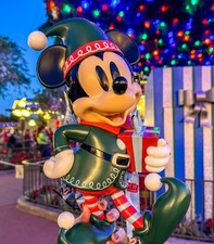 Hard To find Disney Mickey Mouse Elf Popcorn Bucket. 🎉🎉🎉 picture