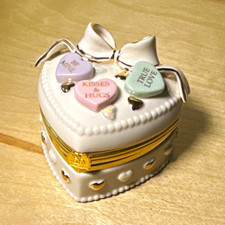 Lenox Treasures Loving Heart Trinket Box Lidded Porcelain White Gold w/ Box picture