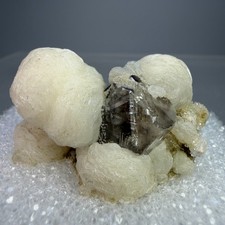 Gyrolite, Prehnite, Quartz, Calcite: Khandivali, Maharashtra, India picture