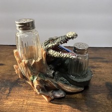 Decorative 3D Alligator Salt & Pepper Shaker Set picture
