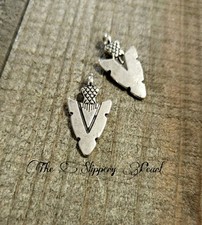 6 Arrowhead Charms Antiqued Silver Arrow Pendants Southwestern Western Jewelry picture