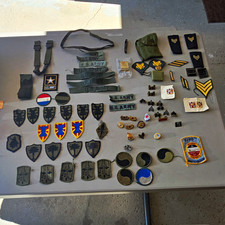 U.S. Army Assorted Insignia & Patches Lot Rank Chevrons Pins/Badges Militaria picture