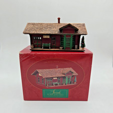 Vintage HO 1/87 Scale Hallmark Hays Depot Station Building Train Display 1994 picture