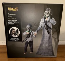 05020623 Spirit Halloween 2026 5 Ft 7 In Doomsday Duo Animatronic Prop NEW picture