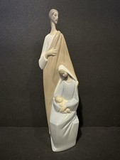 LLADRO 4585 The Holy Family Porcelain Figurine Nativity Joseph Mary Jesus Figure picture